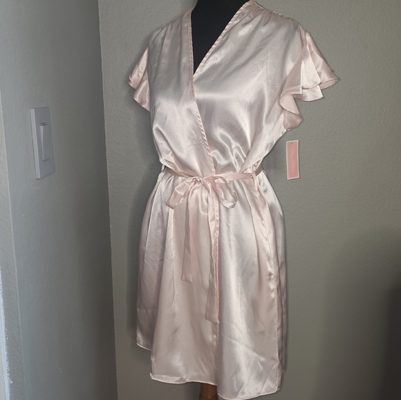 Oscar De La Renta Elegant Pink Satin Robe